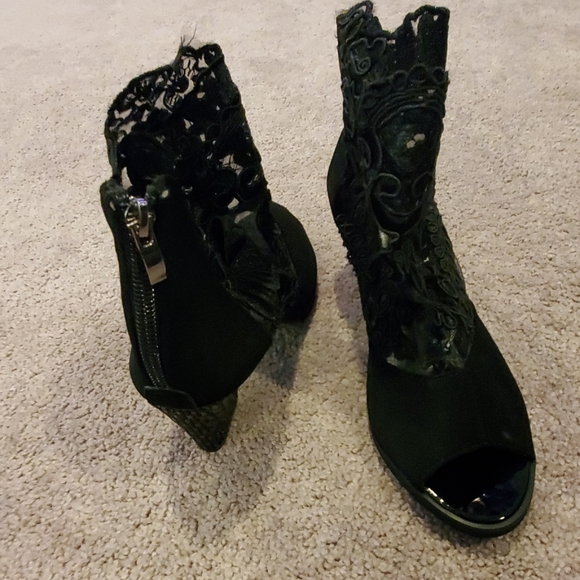 Heell - Picture 3 of 3